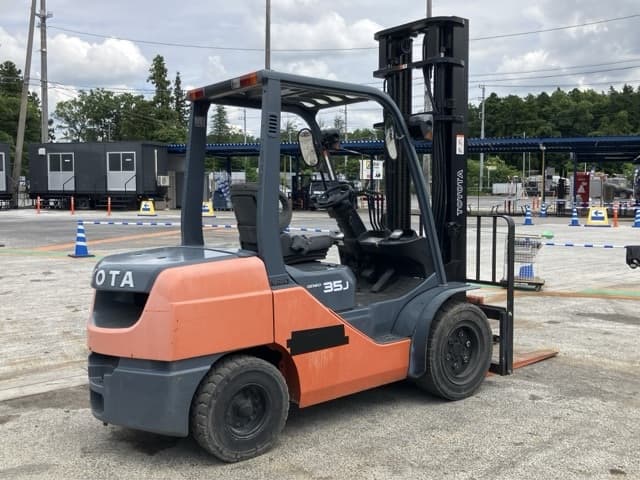 Forklift — Auction (lot 8451-2150)