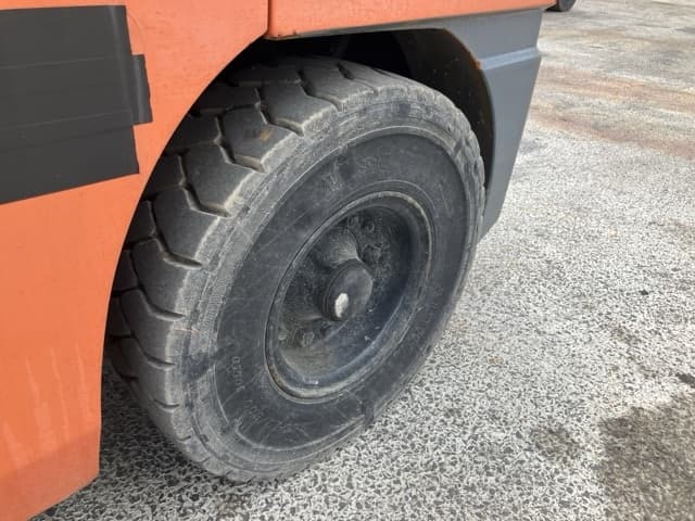 Forklift — Auction (lot 8451-2150)