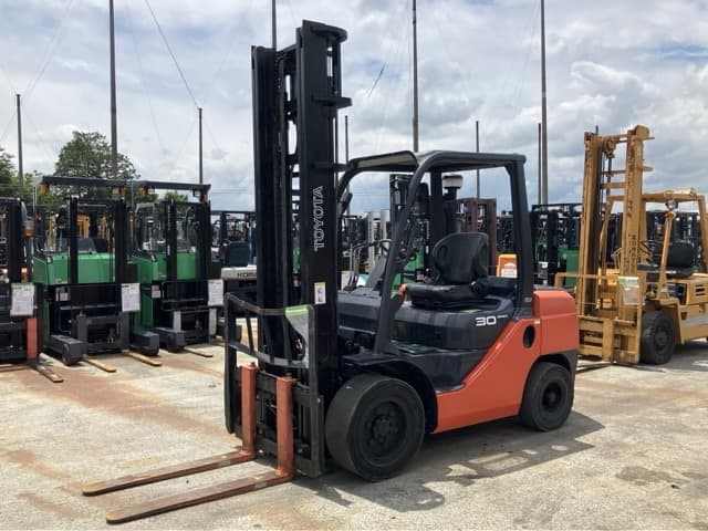 Forklift — Auction (lot 8451-2151)