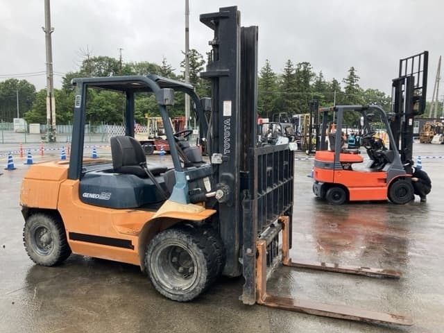 Forklift — Auction (lot 8451-2156)