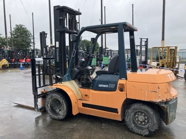 Forklift — Auction (lot 8451-2156)