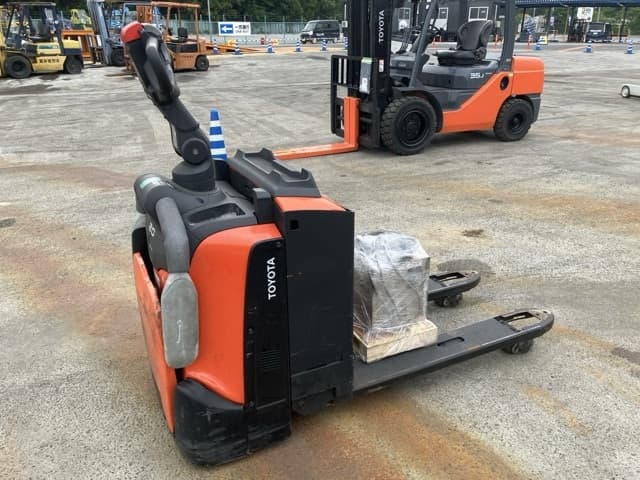 Battery Forklift — Auction (lot 8451-2157)