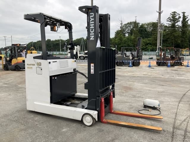 Reach Forklift — Auction (lot 8451-2158)