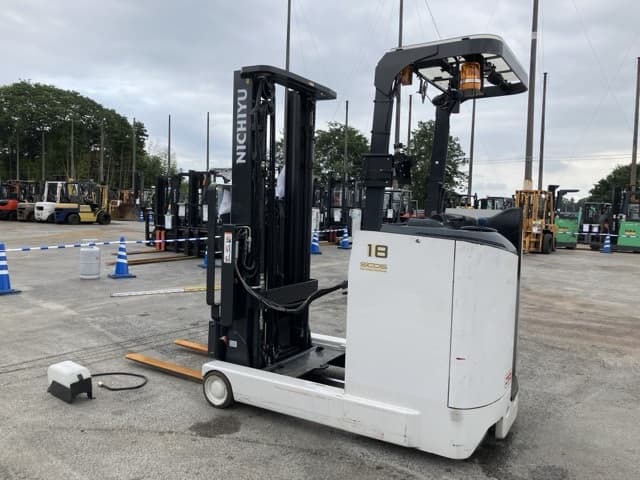 Reach Forklift — Auction (lot 8451-2158)