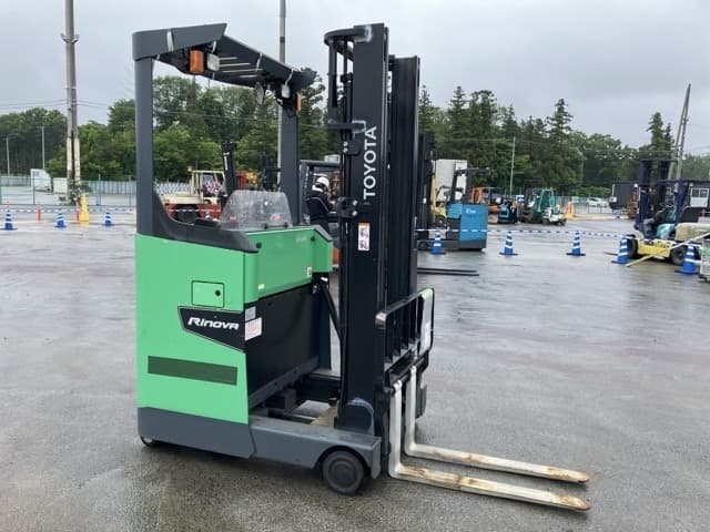 Reach Forklift — Auction (lot 8451-2159)