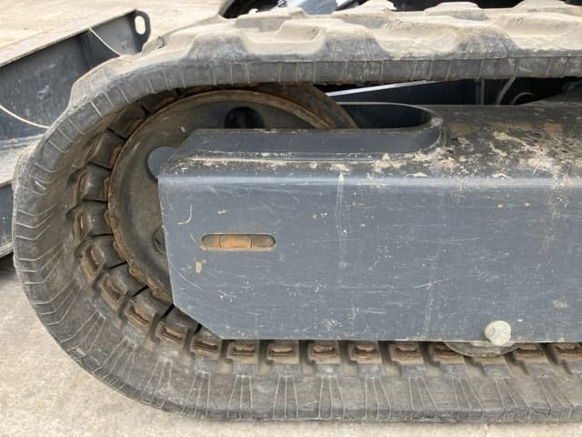 MINI EXCAVATOR — Auction (lot 8451-216)