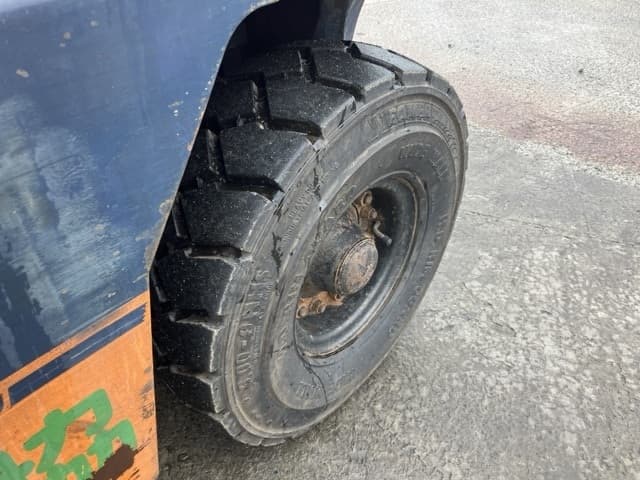 Forklift — Auction (lot 8451-2163)