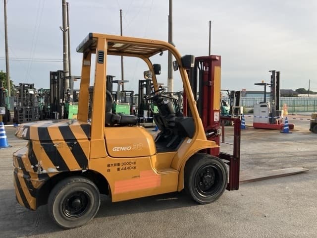 Forklift — Auction (lot 8451-2172)