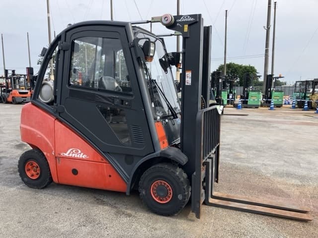 Forklift — Auction (lot 8451-2178)
