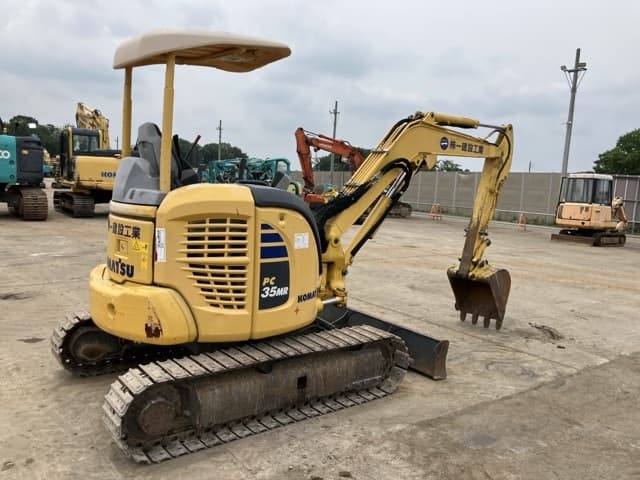 MINI EXCAVATOR — Auction (lot 8451-228)