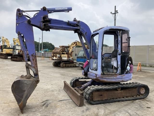MINI EXCAVATOR — Auction (lot 8451-232)