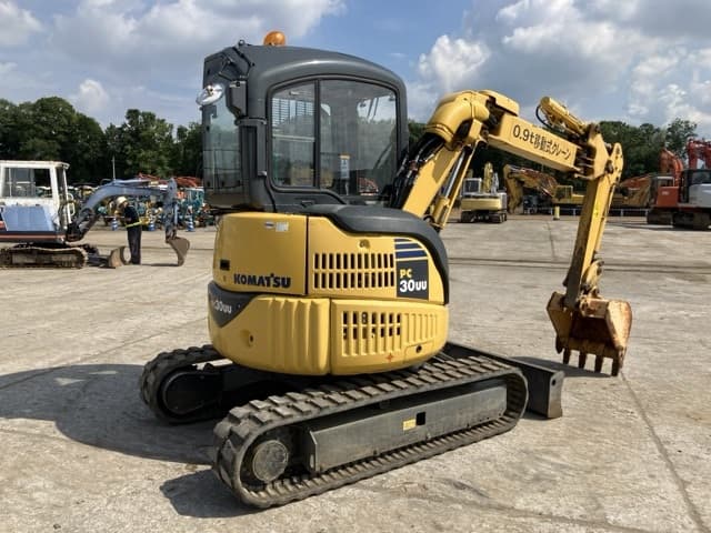 MINI EXCAVATOR — Auction (lot 8451-24)