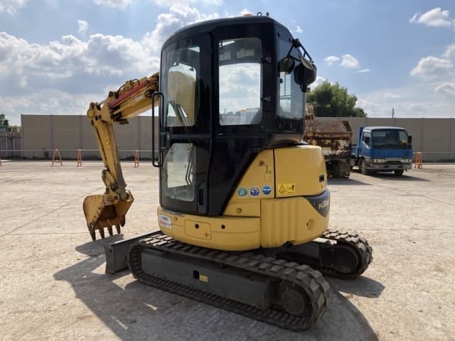 MINI EXCAVATOR — Auction (lot 8451-24)