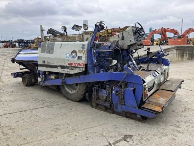 Asphalt finisher — Auction (lot 8451-241)