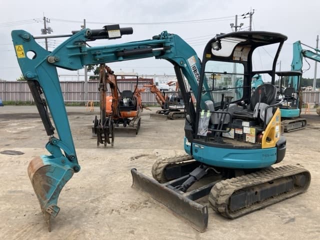 MINI EXCAVATOR — Auction (lot 8451-244)