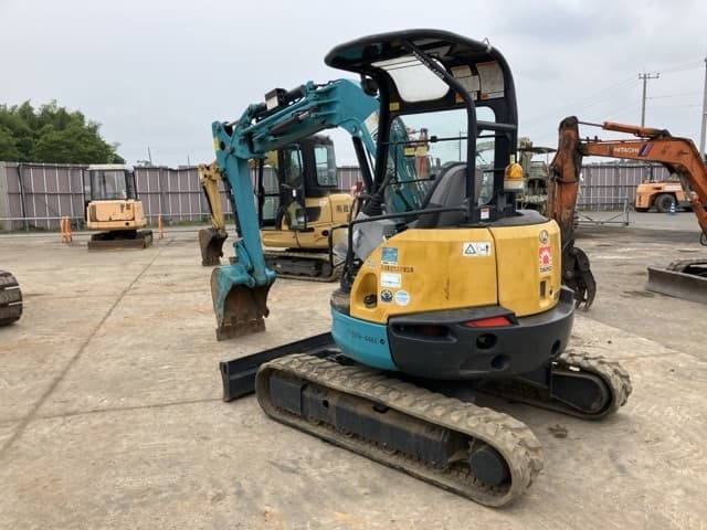 MINI EXCAVATOR — Auction (lot 8451-244)