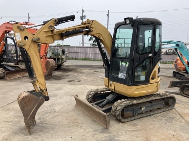 MINI EXCAVATOR — Auction (lot 8451-245)