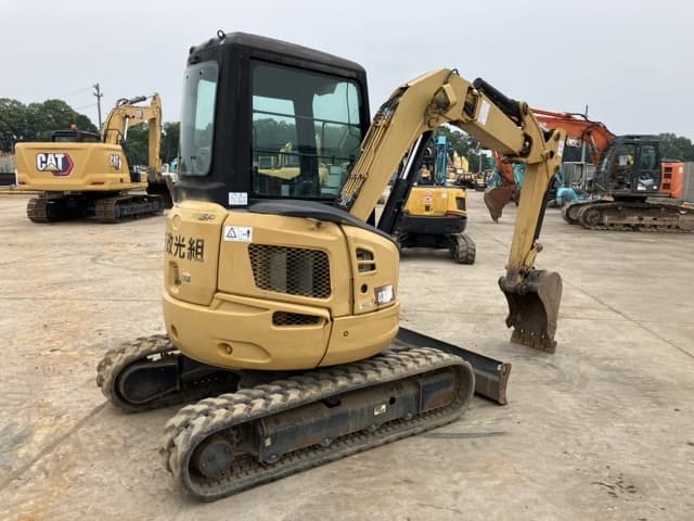 MINI EXCAVATOR — Auction (lot 8451-245)