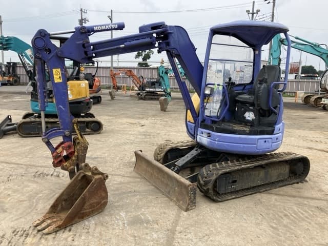 MINI EXCAVATOR — Auction (lot 8451-246)