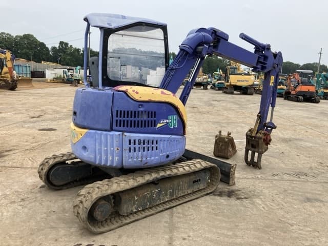 MINI EXCAVATOR — Auction (lot 8451-246)