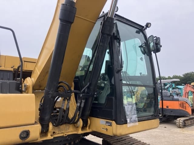 EXCAVATOR — Auction (lot 8451-256)