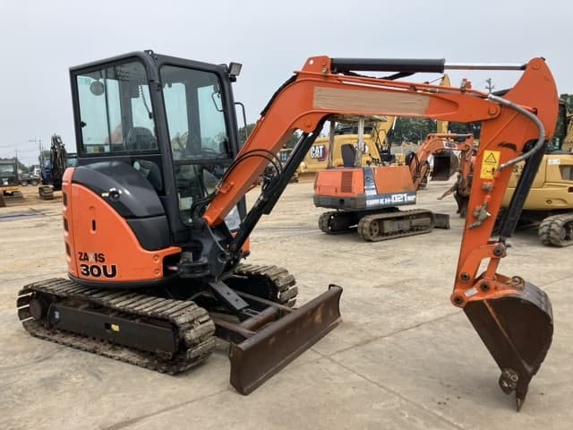 MINI EXCAVATOR — Auction (lot 8451-269)