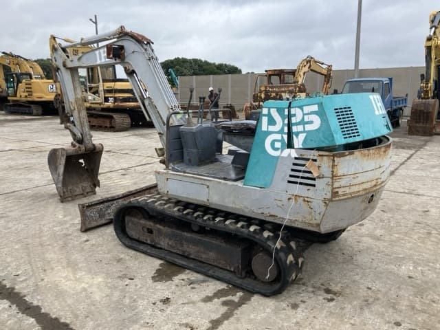 MINI EXCAVATOR — Auction (lot 8451-270)