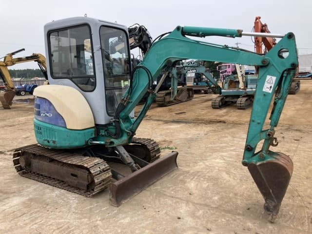 MINI EXCAVATOR — Auction (lot 8451-272)