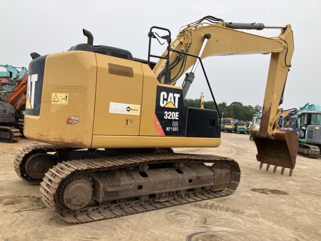 EXCAVATOR — Auction (lot 8451-277)