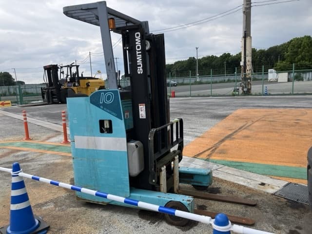 Reach Forklift — Auction (lot 8451-2803)