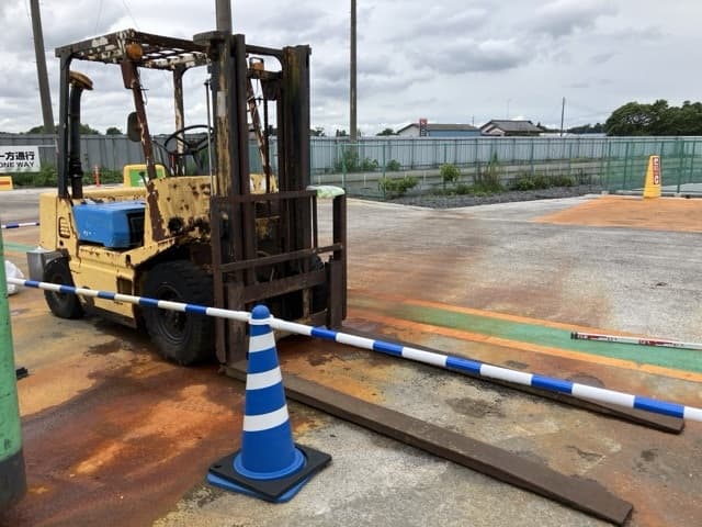 Forklift — Auction (lot 8451-2804)