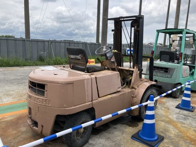 Forklift — Auction (lot 8451-2805)