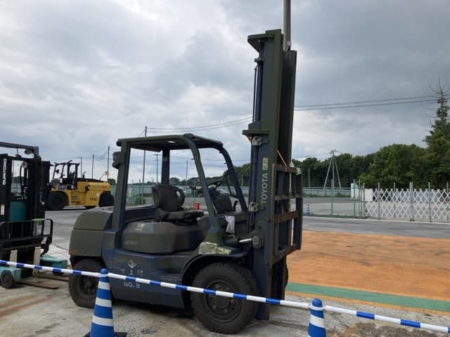 Forklift — Auction (lot 8451-2809)