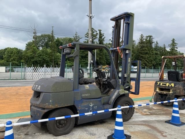 Forklift — Auction (lot 8451-2809)