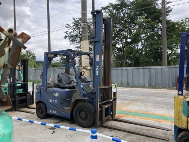 Forklift — Auction (lot 8451-2810)