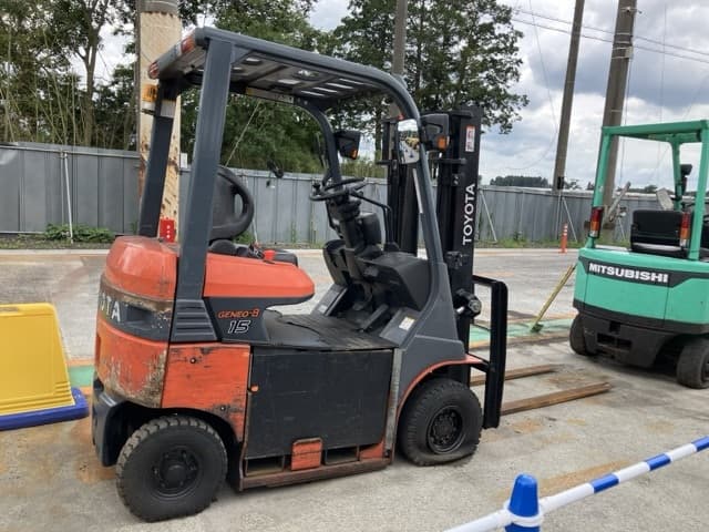 Battery Forklift — Auction (lot 8451-2811)