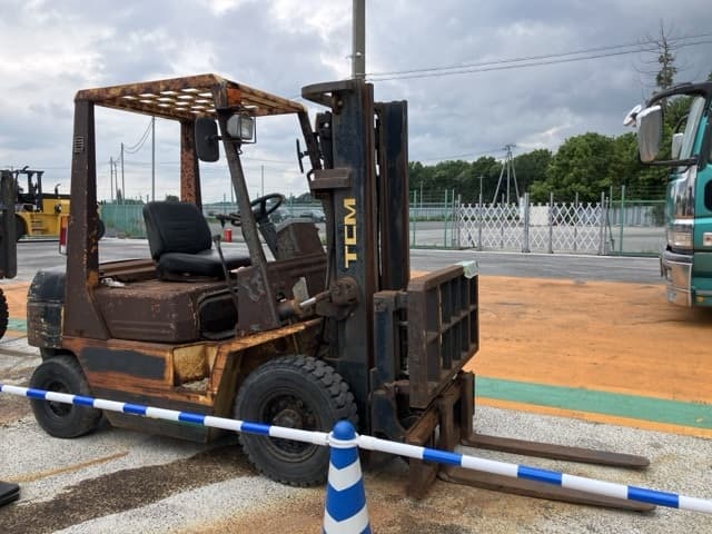Forklift — Auction (lot 8451-2814)