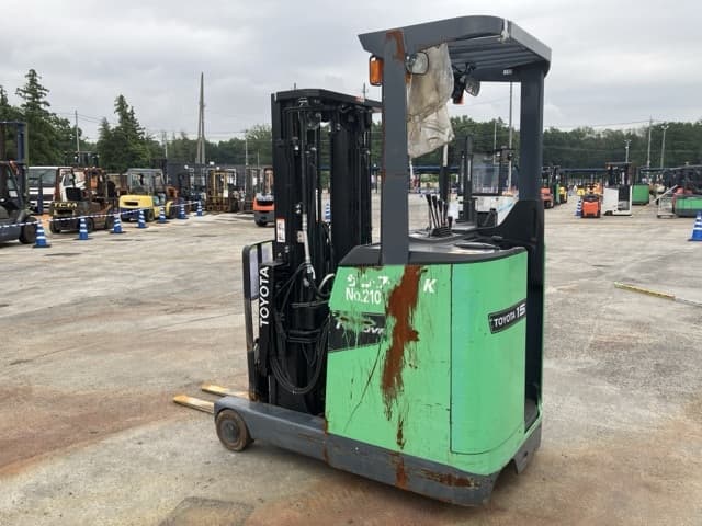 Reach Forklift — Auction (lot 8451-2818)