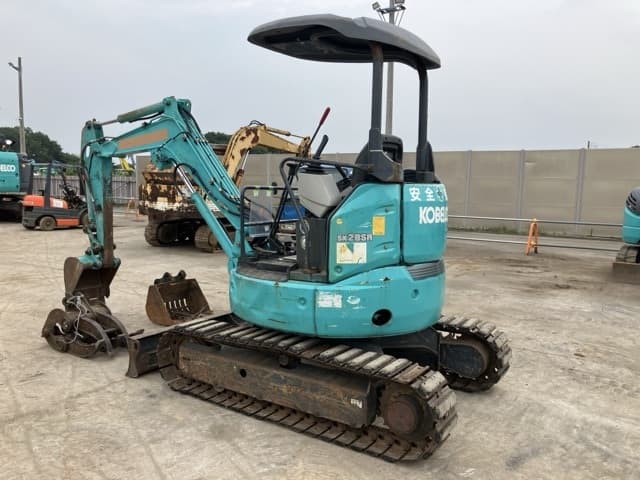 MINI EXCAVATOR — Auction (lot 8451-283)
