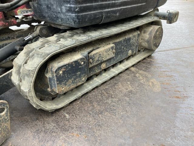 MINI EXCAVATOR — Auction (lot 8451-30004)