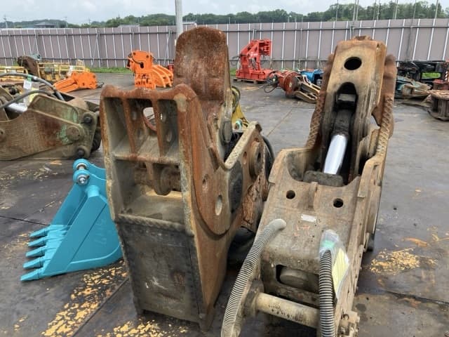 Crusher — Auction (lot 8451-3004)
