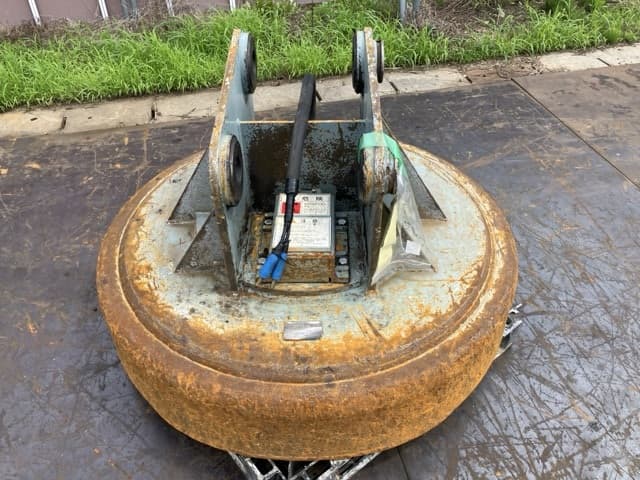 Magnet — Auction (lot 8451-3014)