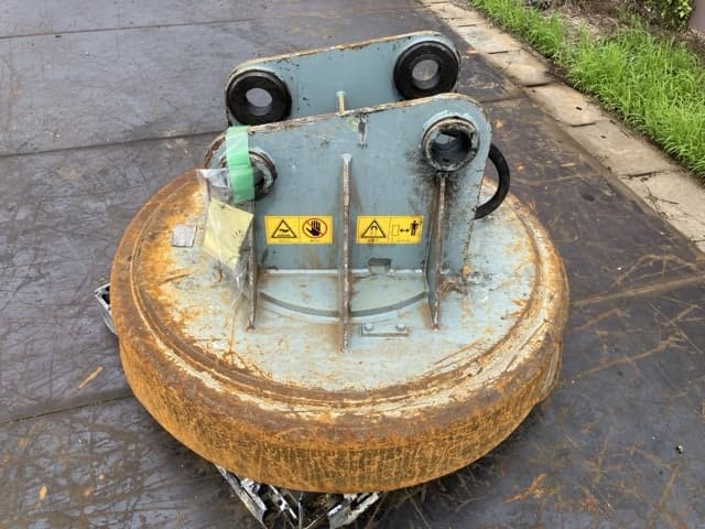 Magnet — Auction (lot 8451-3014)
