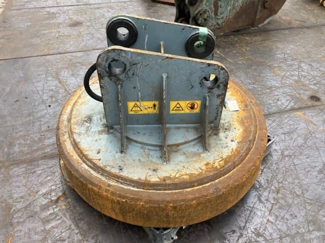 Magnet — Auction (lot 8451-3014)