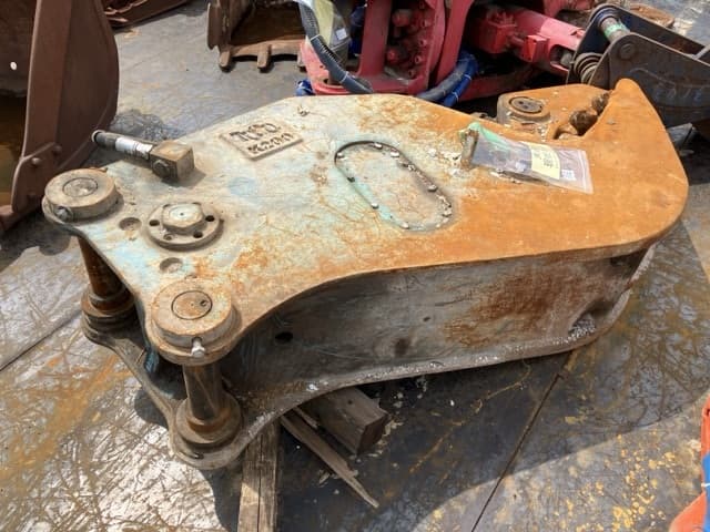 Crusher — Auction (lot 8451-3016)