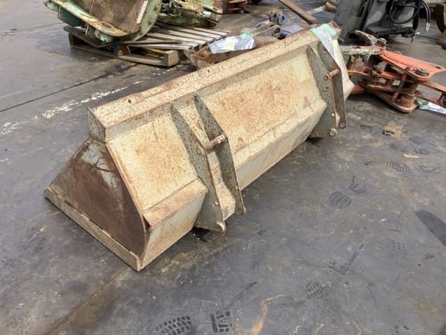 Bucket — Auction (lot 8451-3026)