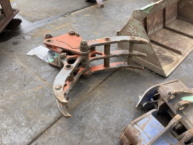 Fork — Auction (lot 8451-3027)