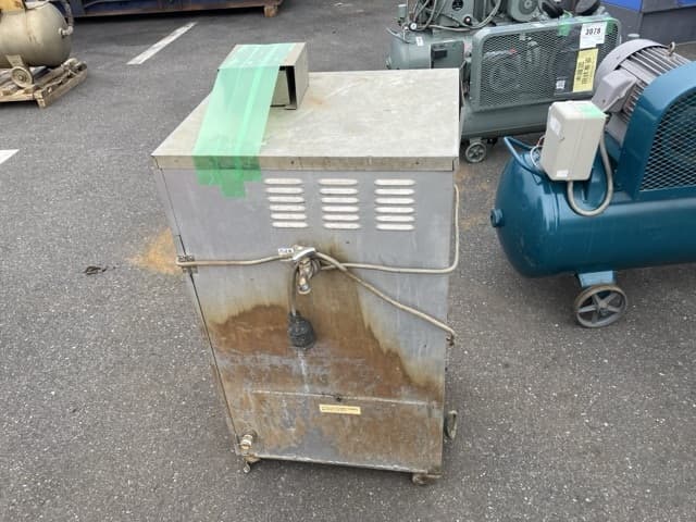 HIGH PRESSURE WASHING MACHINE — Auction (lot 8451-3045)