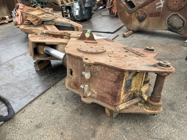 Crusher — Auction (lot 8451-3053)