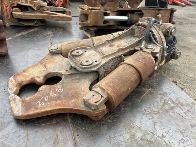 Crusher — Auction (lot 8451-3058)